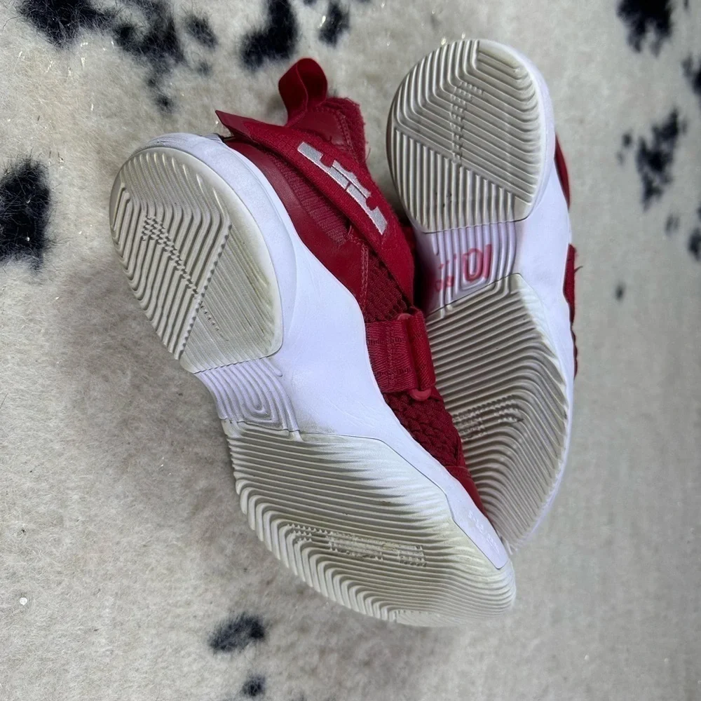 Nike Men's Lebron Red Soldier 12 Basketball Sneaker Shoes Size 7.5